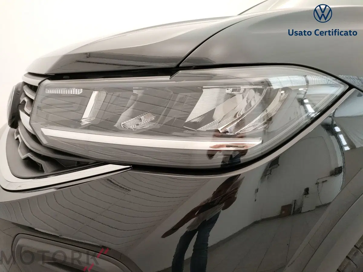Volkswagen T-Cross nuova a Varese (7)