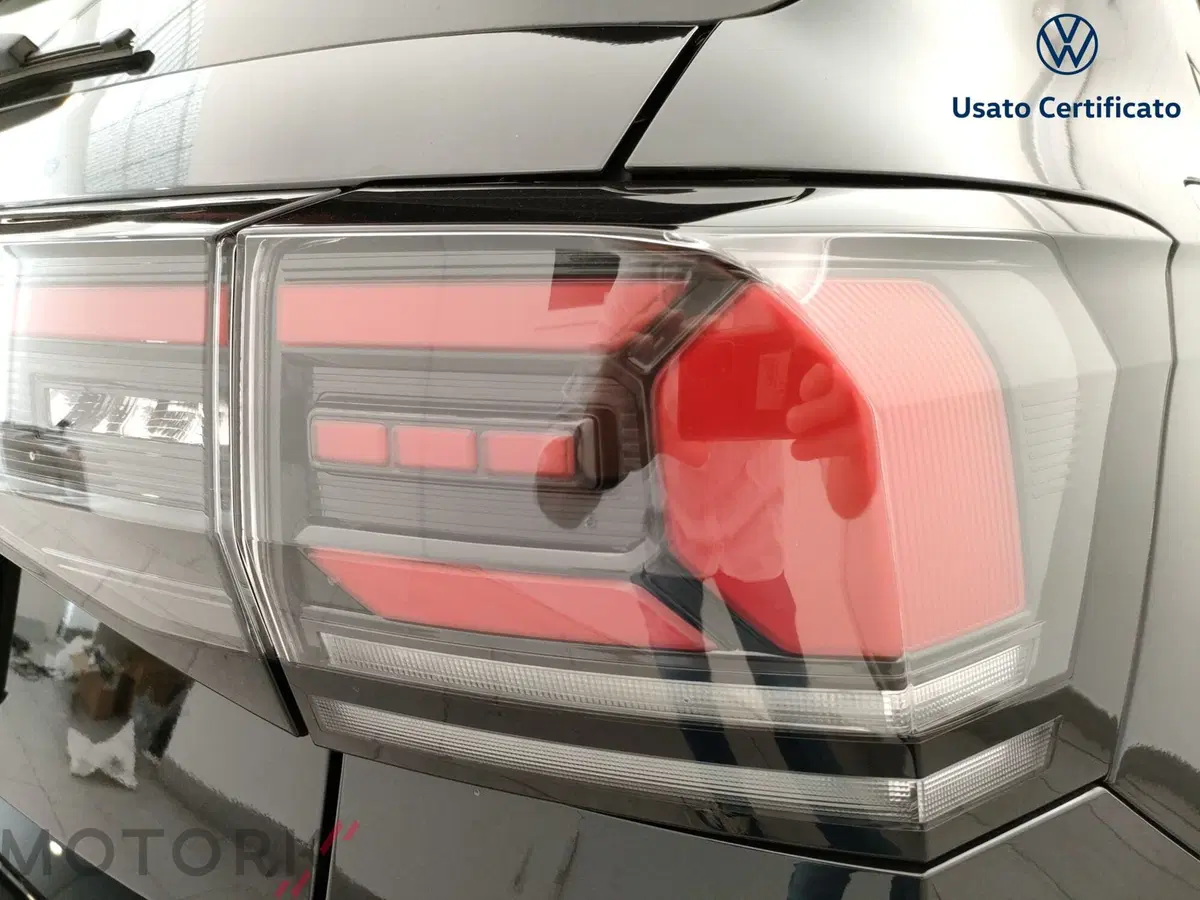 Volkswagen T-Cross nuova a Varese (8)