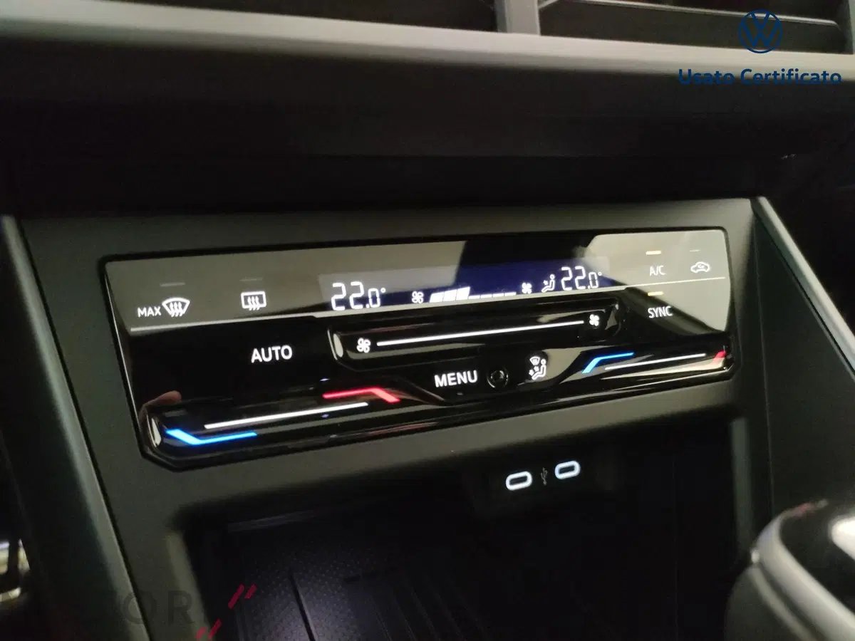 Volkswagen Taigo nuova a Varese (13)