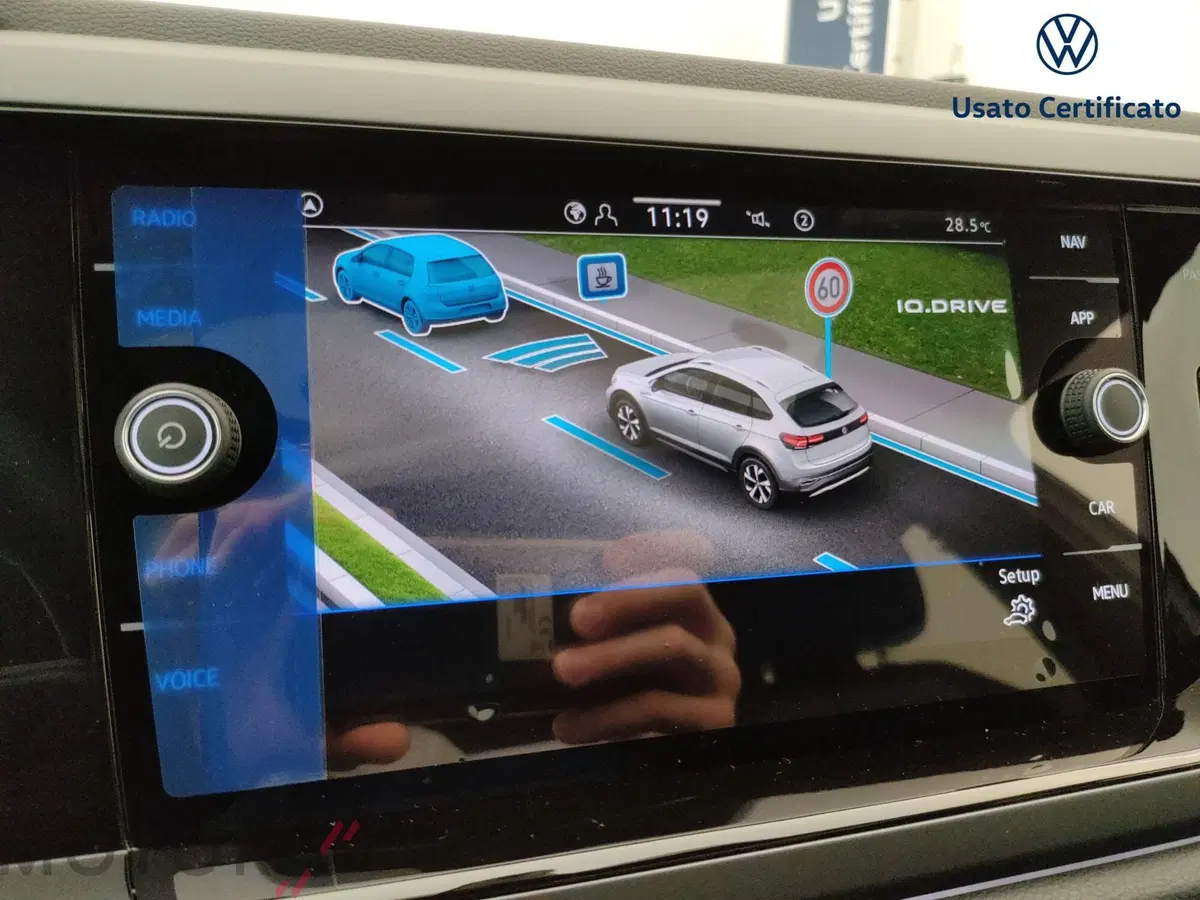 Volkswagen Taigo nuova a Varese (15)