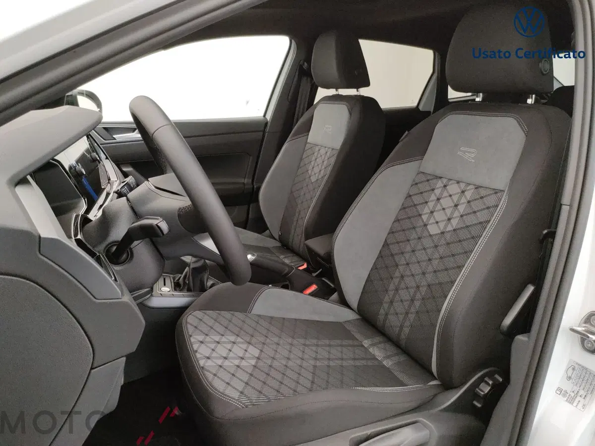Volkswagen Taigo nuova a Varese (11)