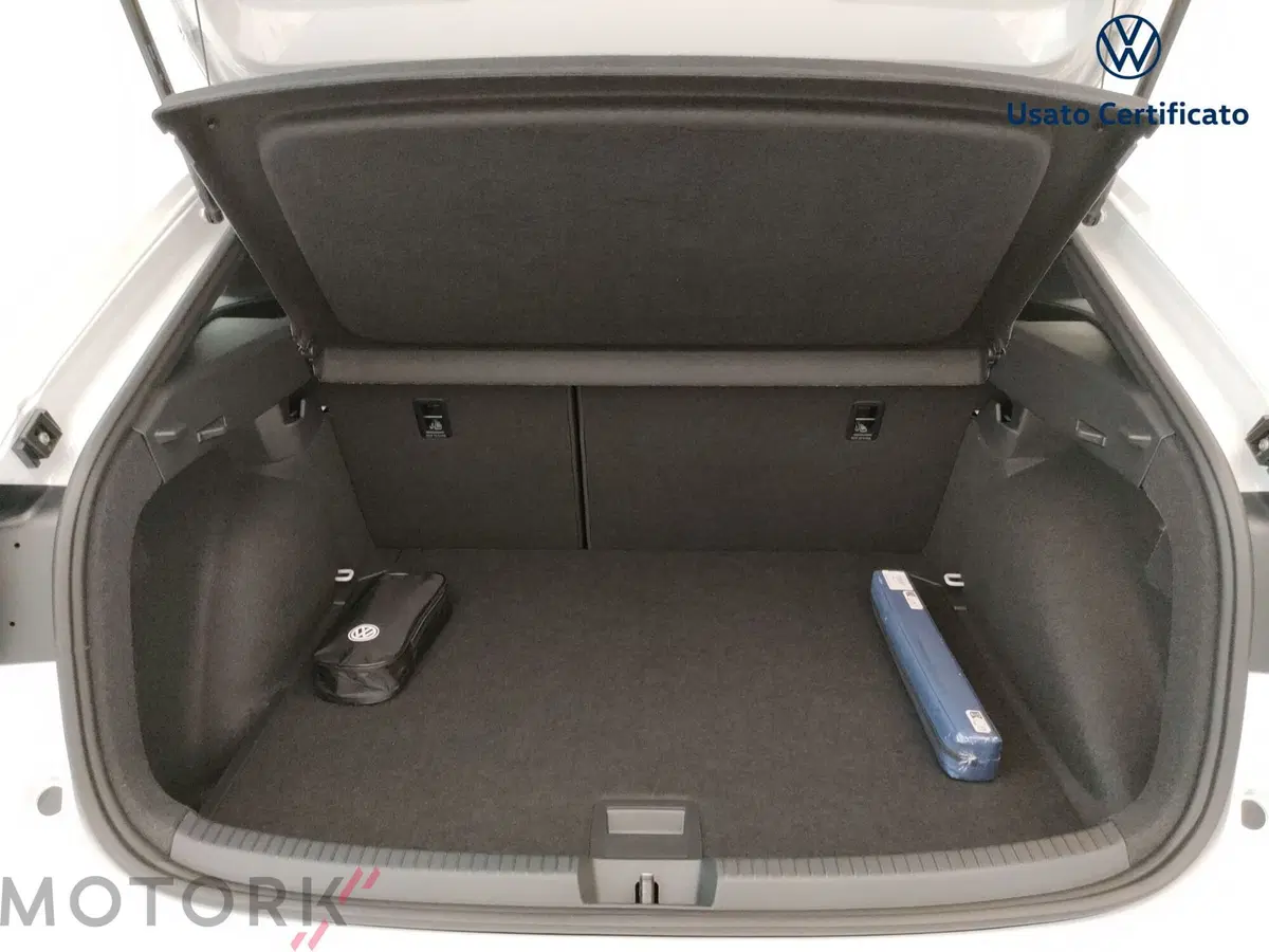 Volkswagen Taigo nuova a Varese (9)