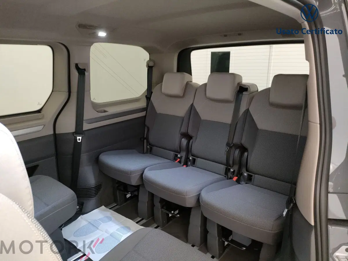 Volkswagen Multivan nuova a Varese (10)