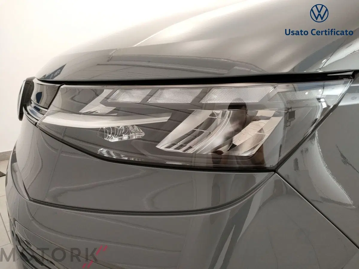 Volkswagen Multivan nuova a Varese (7)