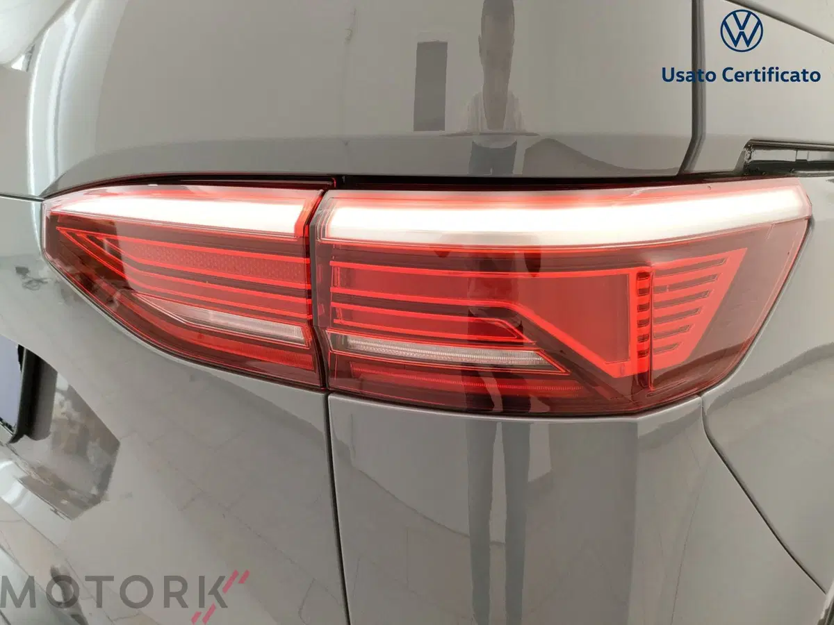 Volkswagen Multivan nuova a Varese (8)