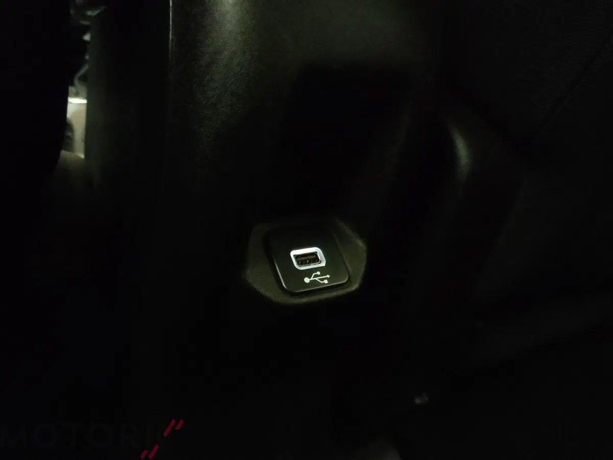 Jeep Renegade usata a Varese (12)