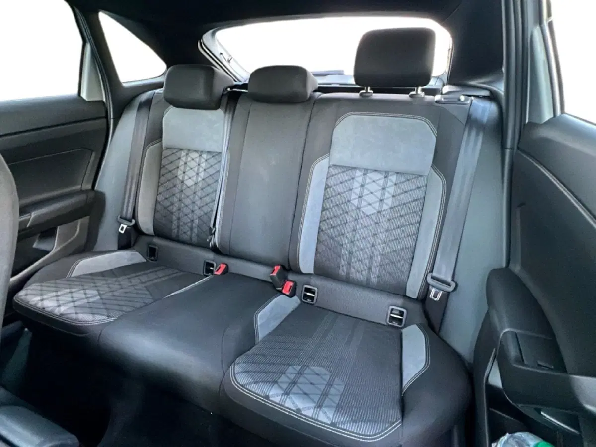 Volkswagen Taigo usata a Siena (12)