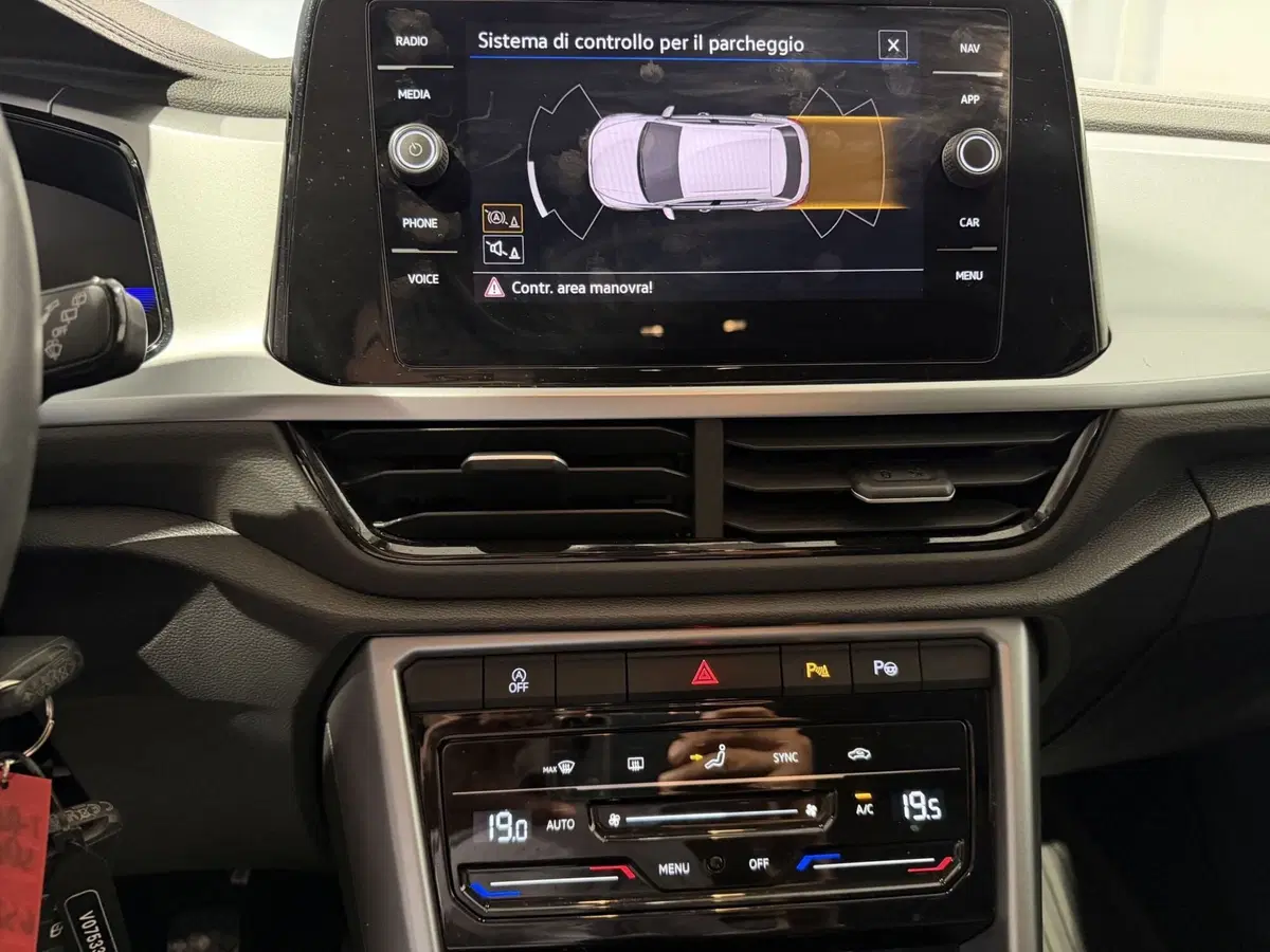 Volkswagen T-Roc usata a Genova (13)