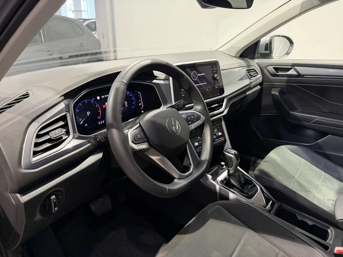 Volkswagen T-Roc usata a Genova (8)