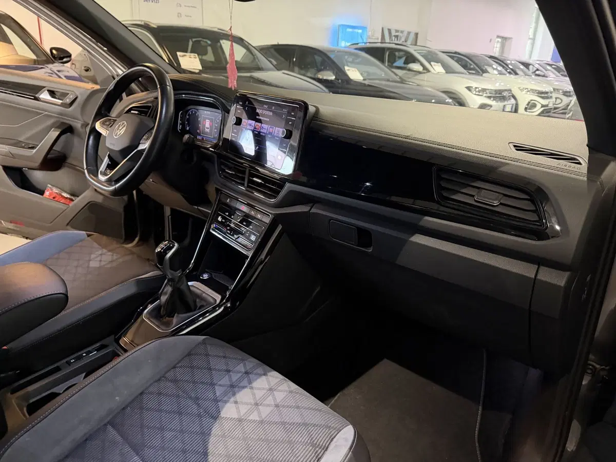 Volkswagen T-Roc usata a Genova (10)