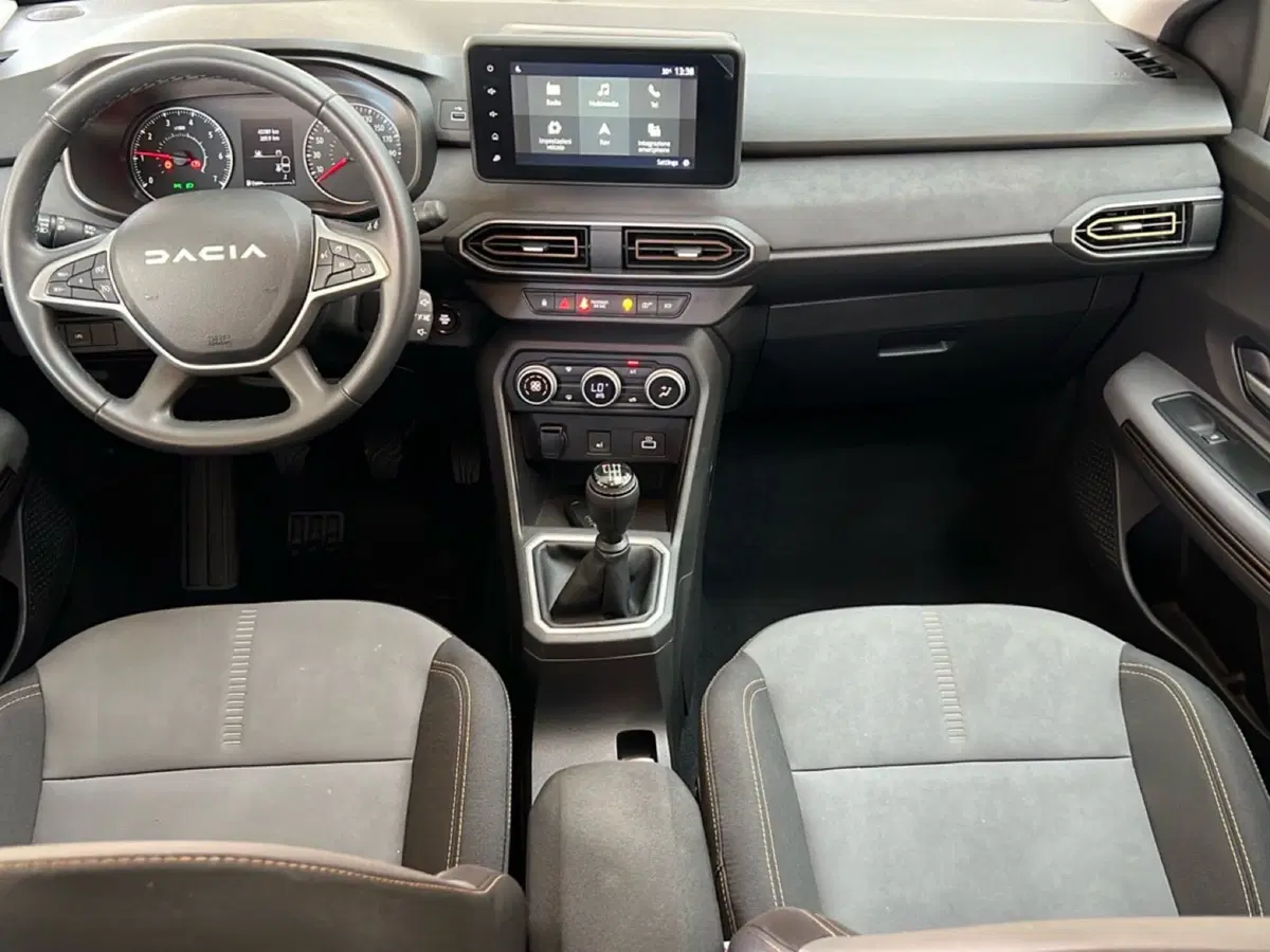 Dacia Sandero usata a Roma (11)