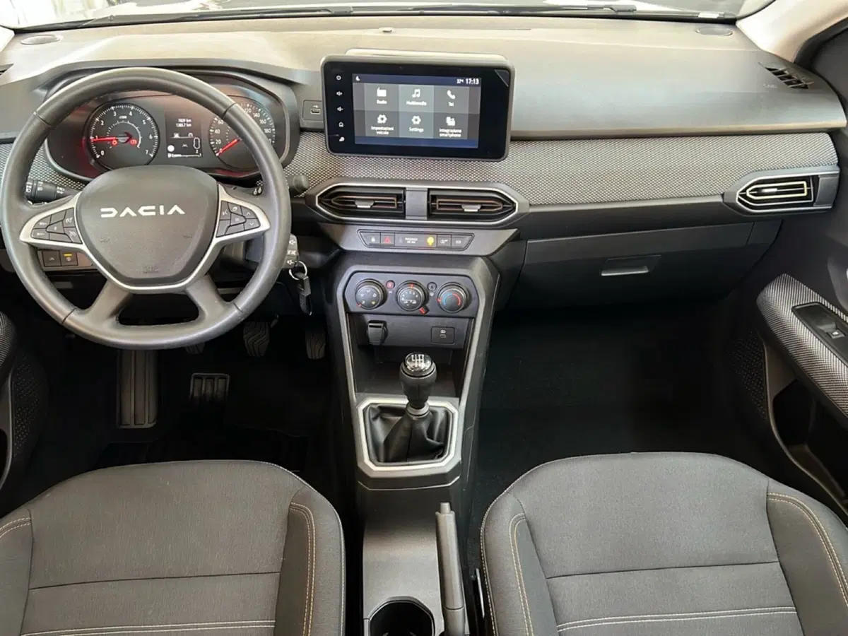 Dacia Sandero usata a Roma (11)