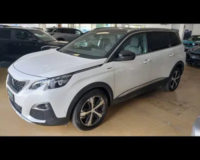 Peugeot 5008 1.2 puretech t GT s&amp;s 130cv del 2019 usata a Novi Ligure