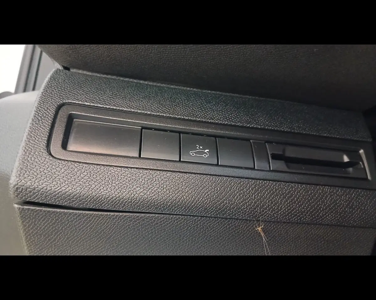 Peugeot 5008 usata a Alessandria (14)