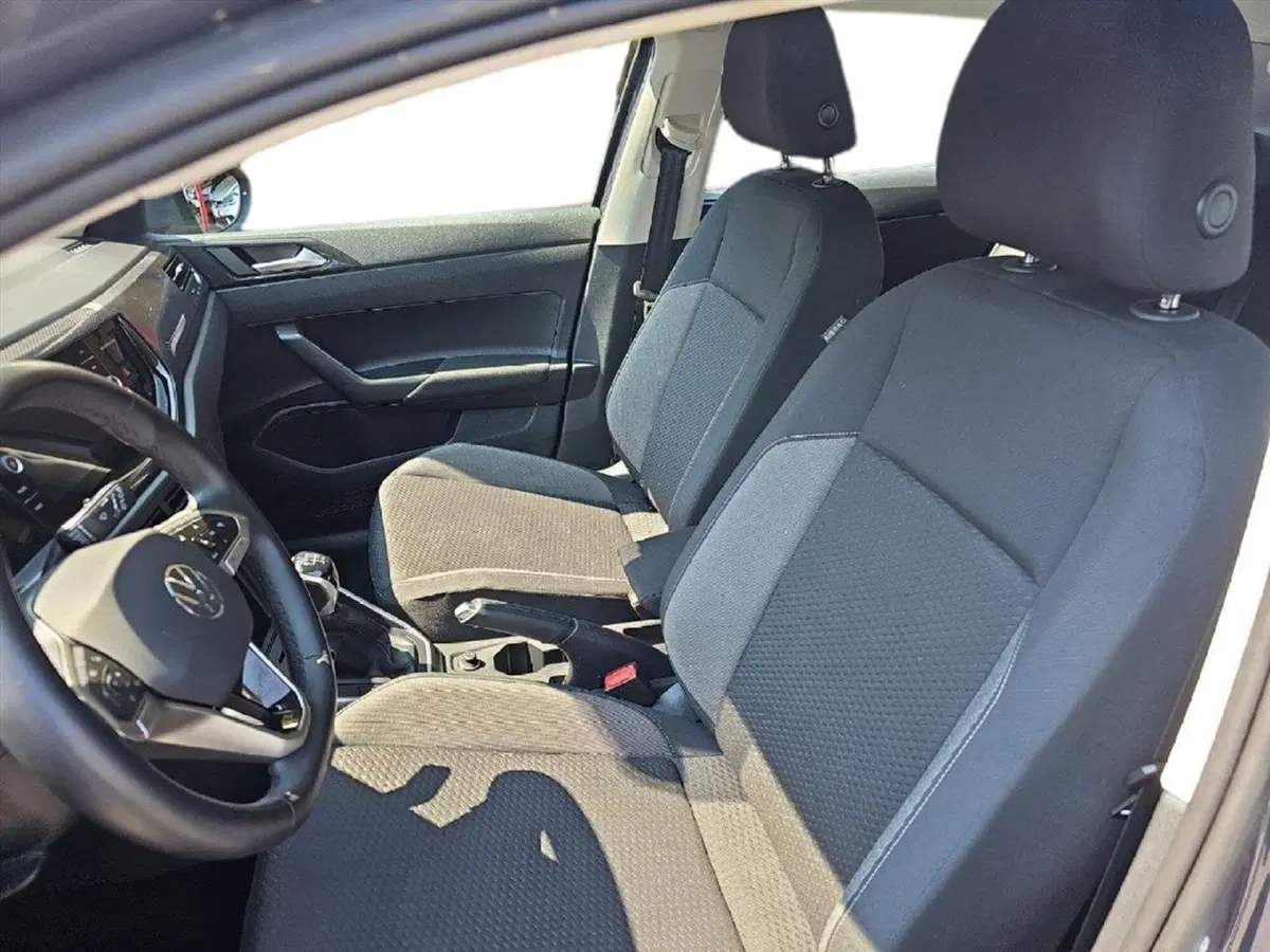 Volkswagen Taigo usata a Lecco (11)
