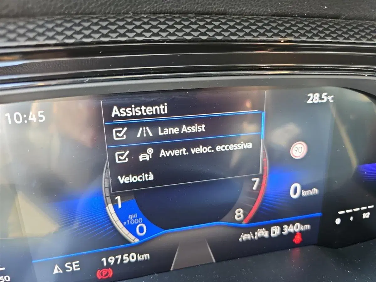 Volkswagen Taigo usata a Lecco (16)