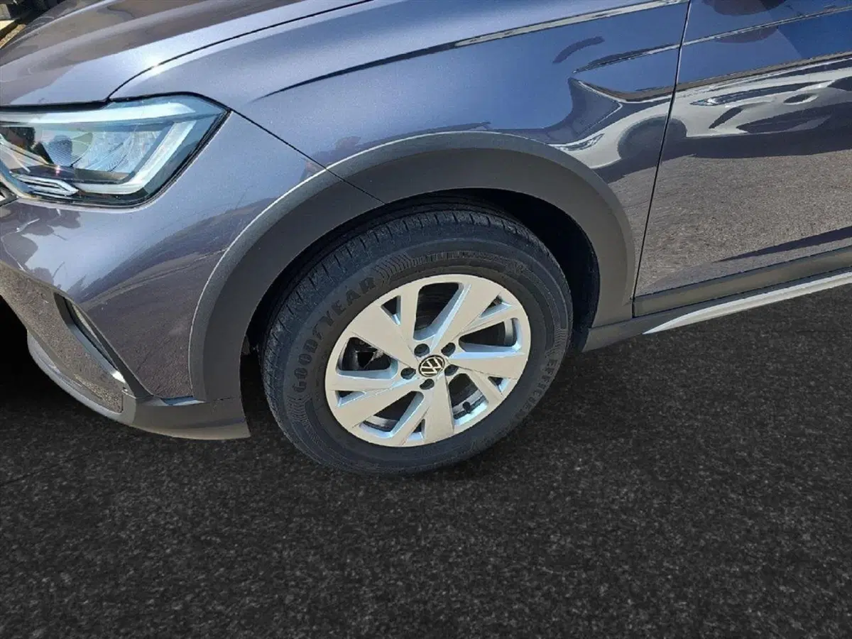 Volkswagen Taigo usata a Lecco (18)