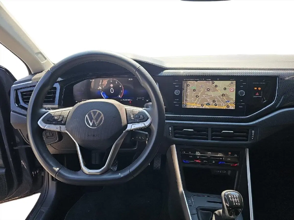 Volkswagen Taigo usata a Lecco (9)