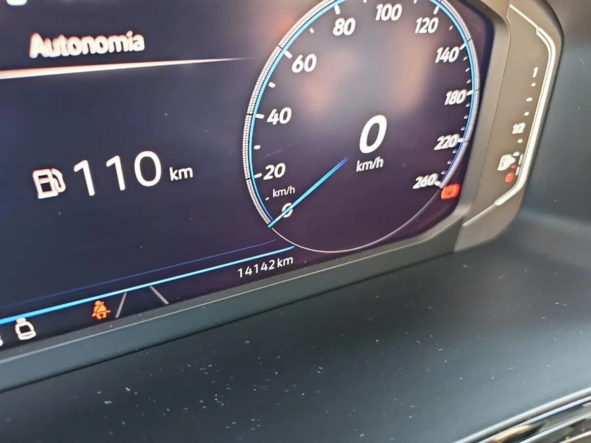 Volkswagen T-Roc usata a Lecco (14)