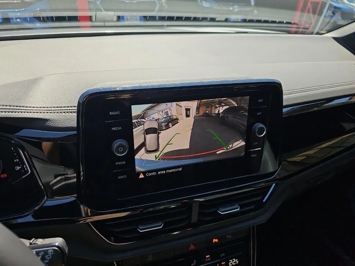 Volkswagen T-Roc usata a Lecco (15)