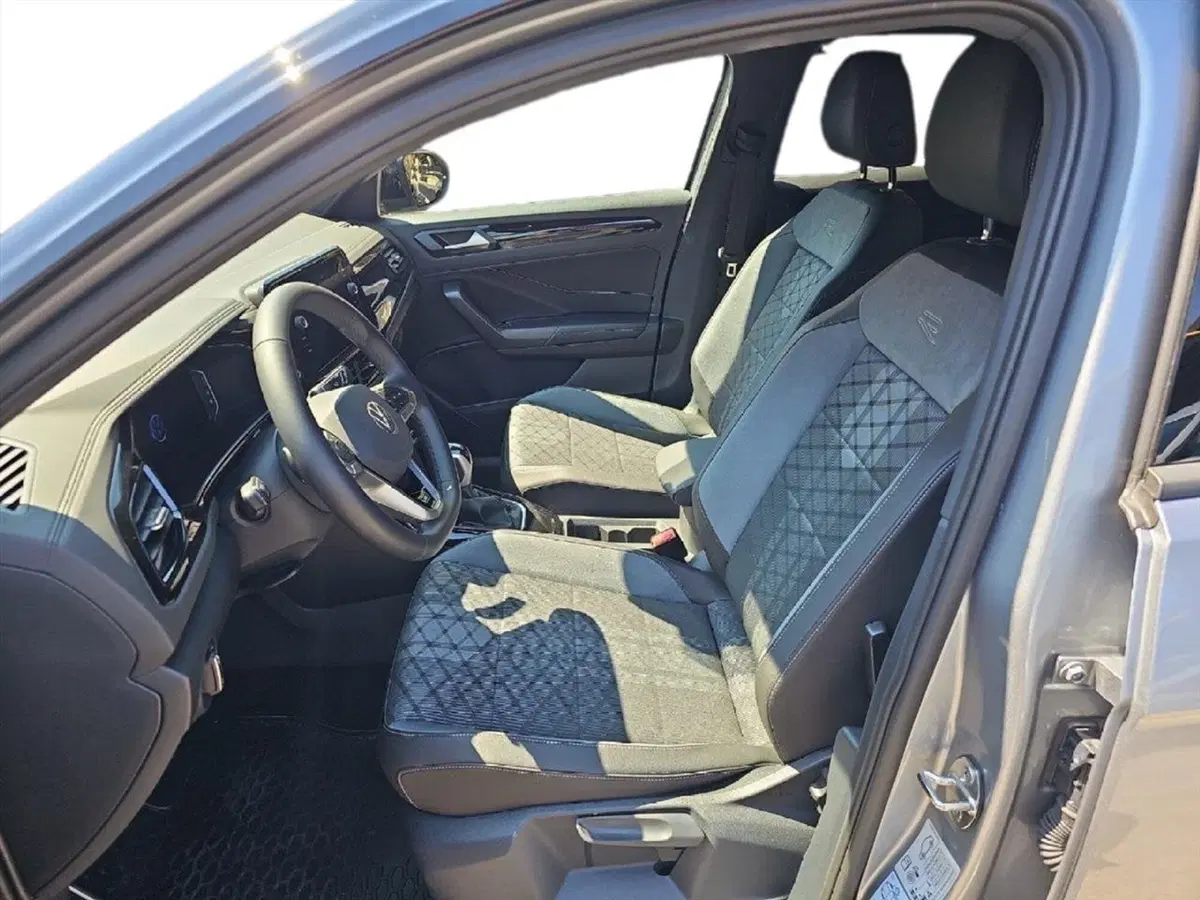 Volkswagen T-Roc usata a Lecco (9)