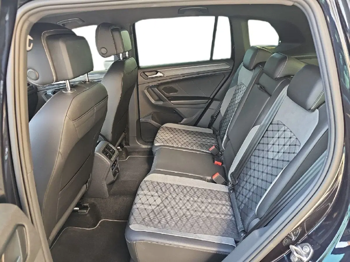 Volkswagen Tiguan usata a Lecco (13)