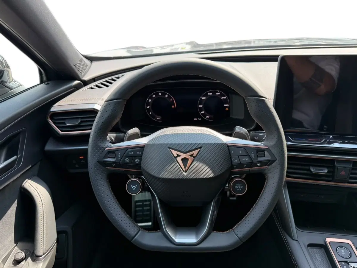 Cupra Formentor nuova a Lecco (6)