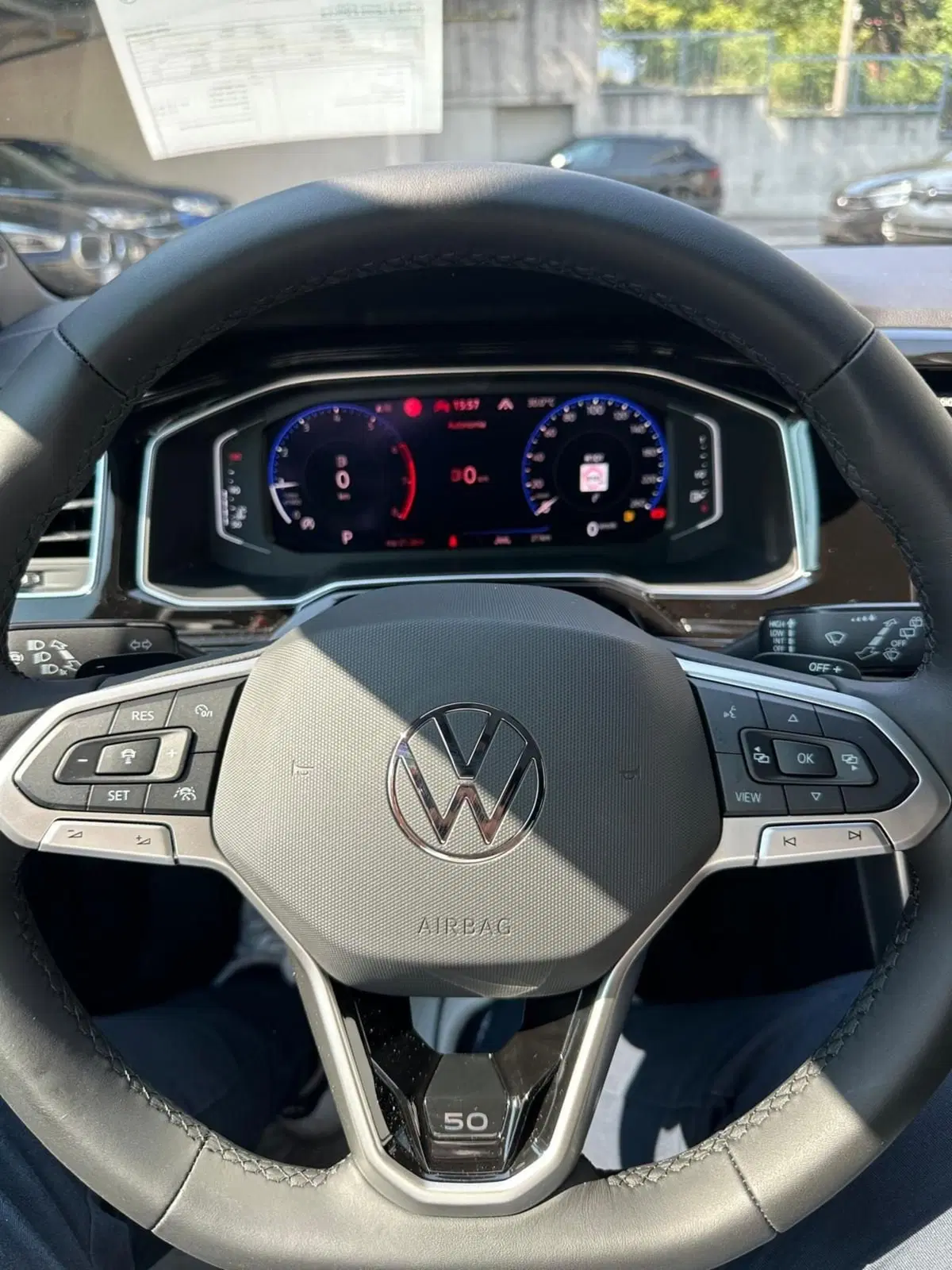 Volkswagen Polo nuova a Lecco (11)