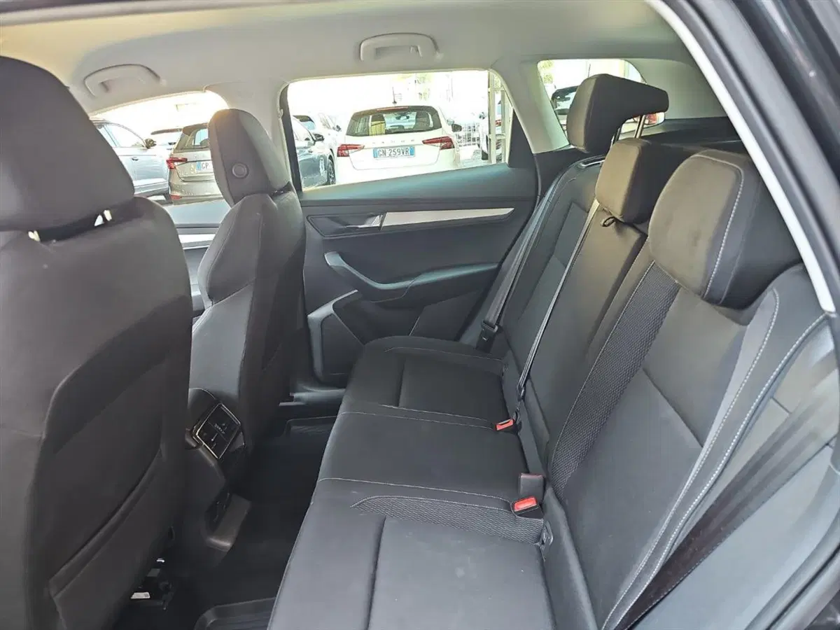 Skoda Karoq usata a Lecco (10)