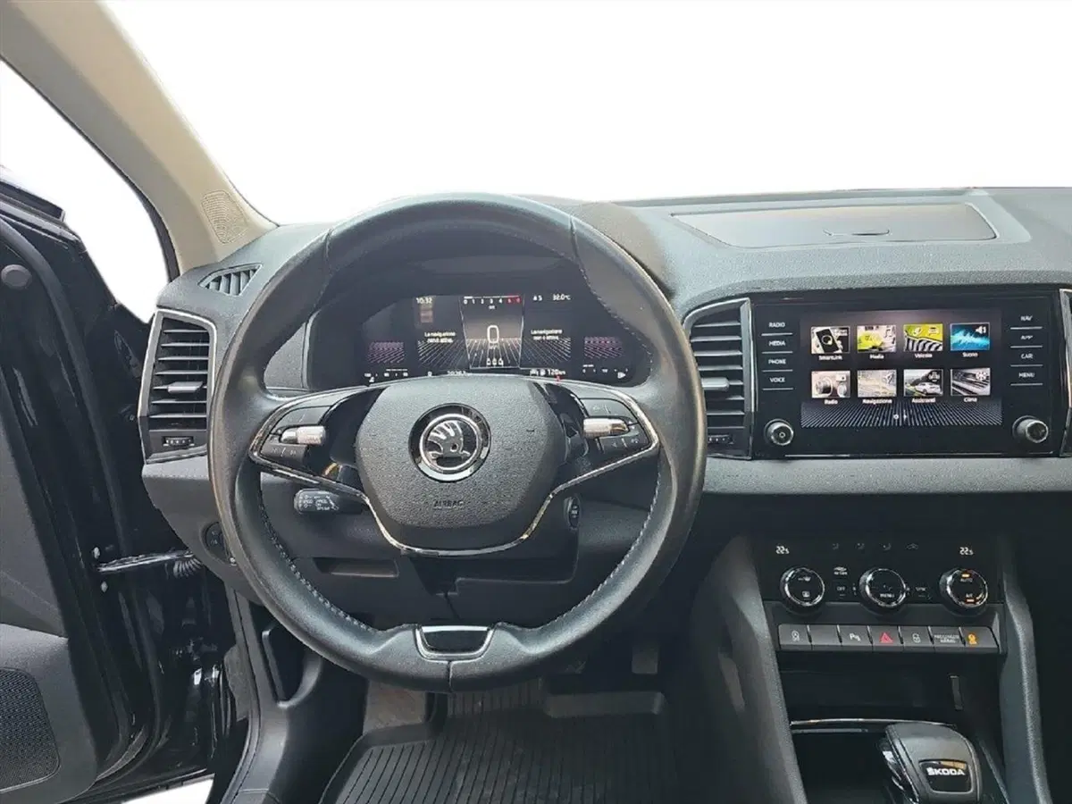 Skoda Karoq usata a Lecco (12)