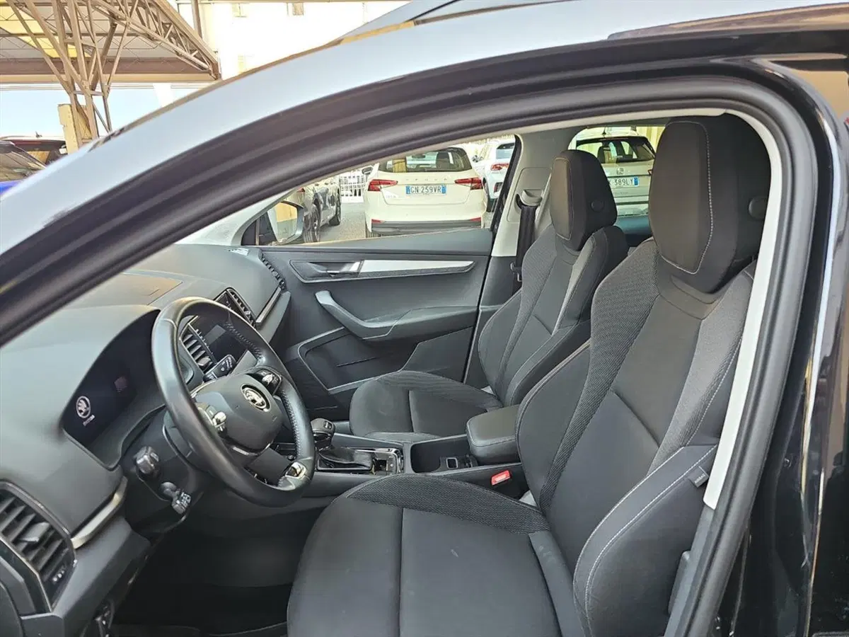 Skoda Karoq usata a Lecco (9)