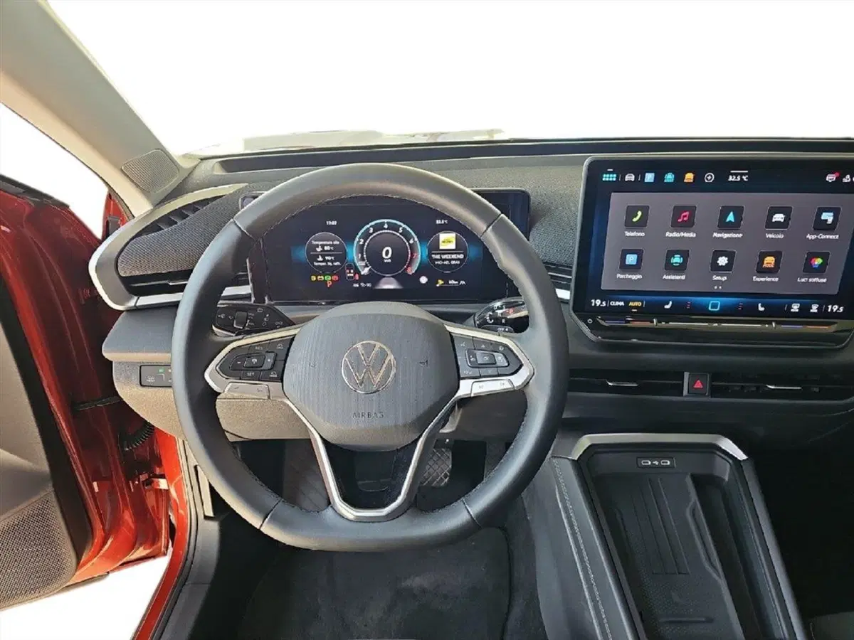 Volkswagen T-Roc usata a Lecco (10)