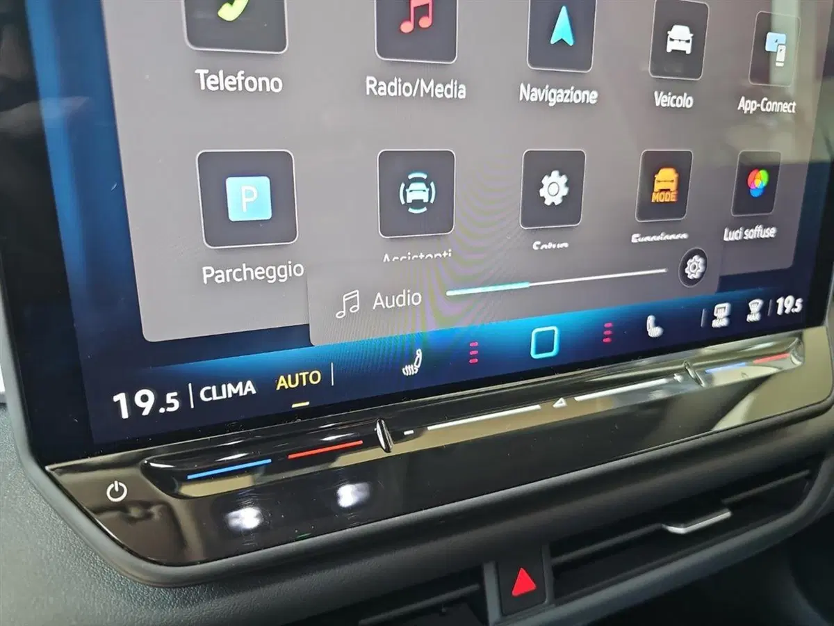 Volkswagen T-Roc usata a Lecco (14)