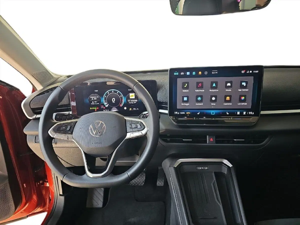 Volkswagen T-Roc usata a Lecco (9)