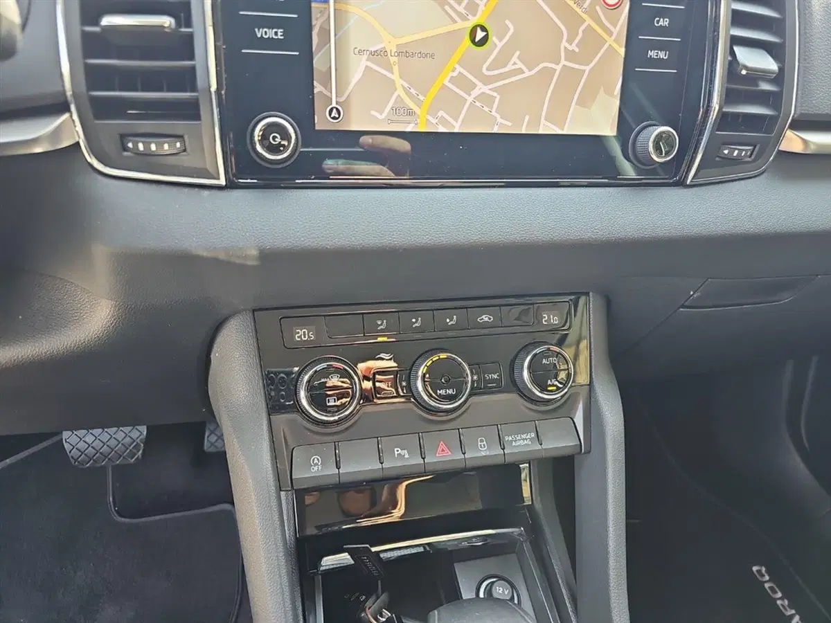 Skoda Karoq usata a Lecco (14)