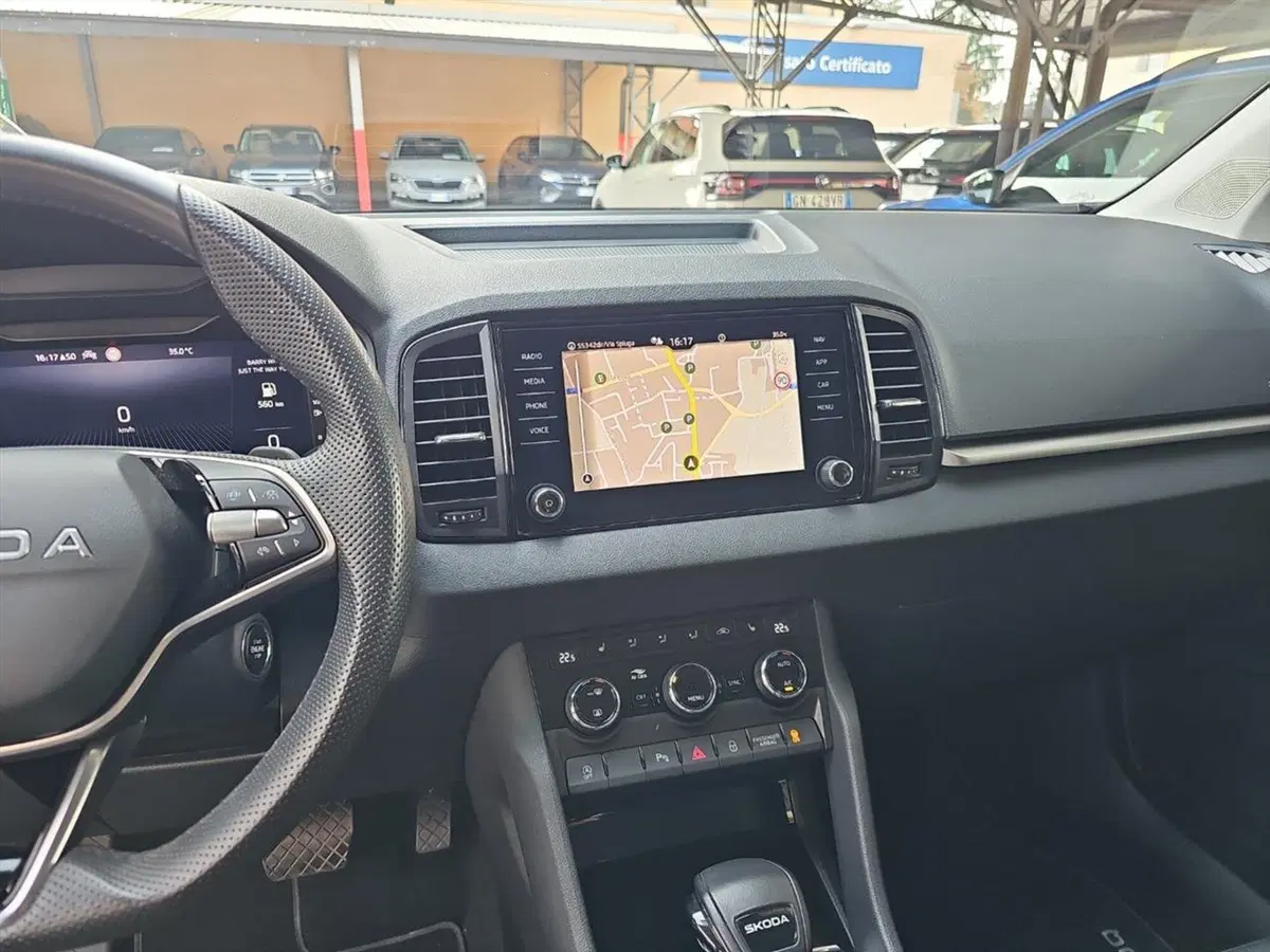Skoda Karoq usata a Lecco (13)
