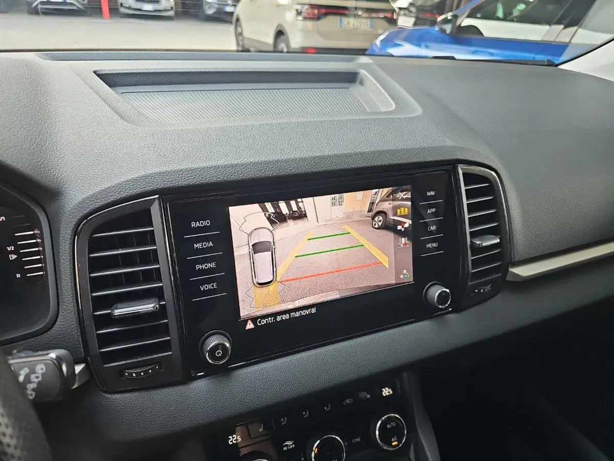 Skoda Karoq usata a Lecco (14)