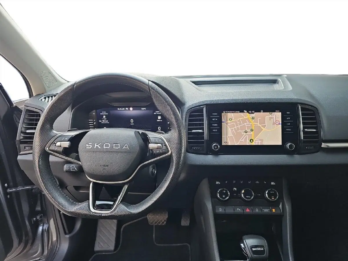 Skoda Karoq usata a Lecco (9)