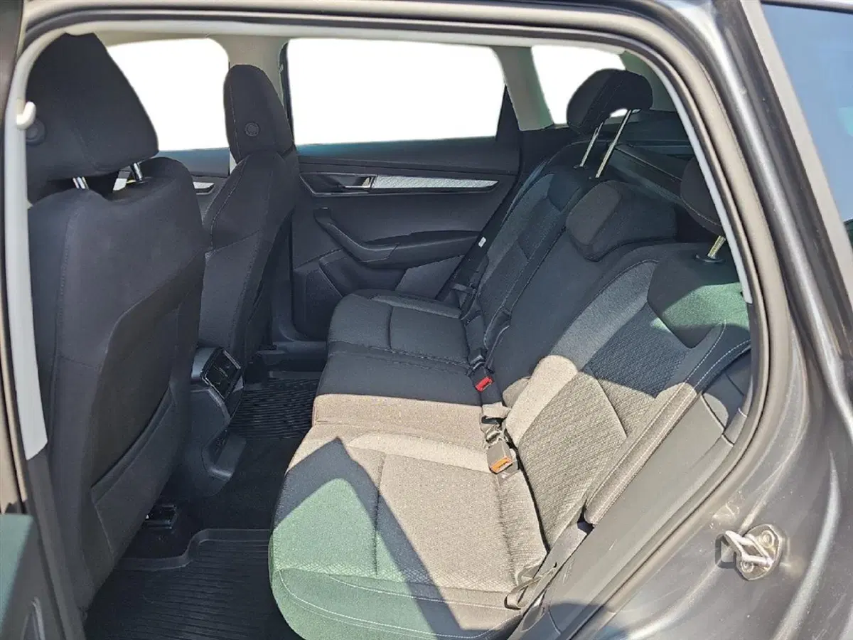 Skoda Karoq usata a Lecco (12)