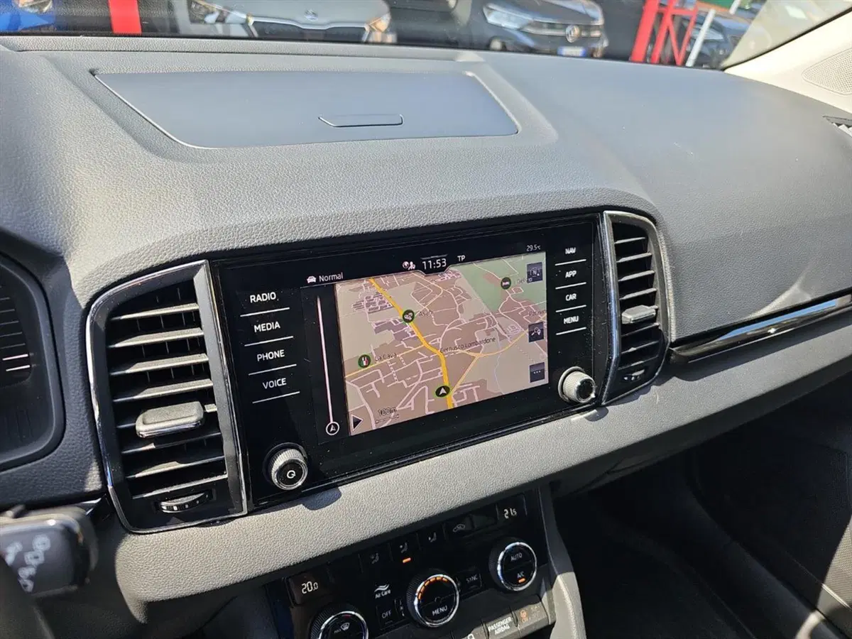 Skoda Karoq usata a Lecco (16)