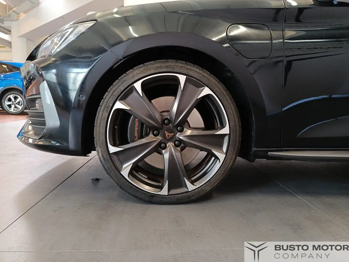 Cupra Leon usata a Varese (5)