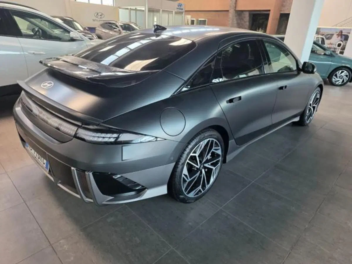 Hyundai Ioniq 5 nuova a Pesaro-Urbino (3)