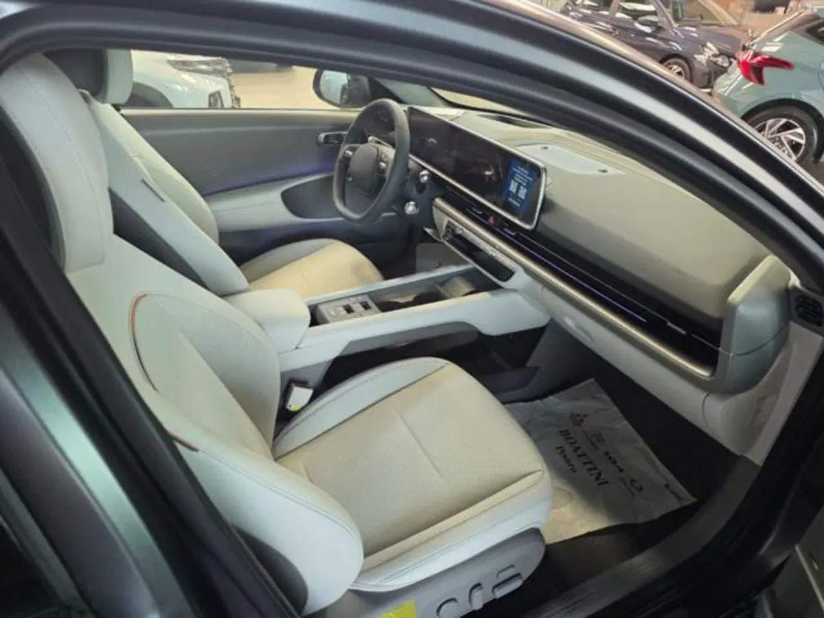 Hyundai Ioniq 5 nuova a Pesaro-Urbino (4)