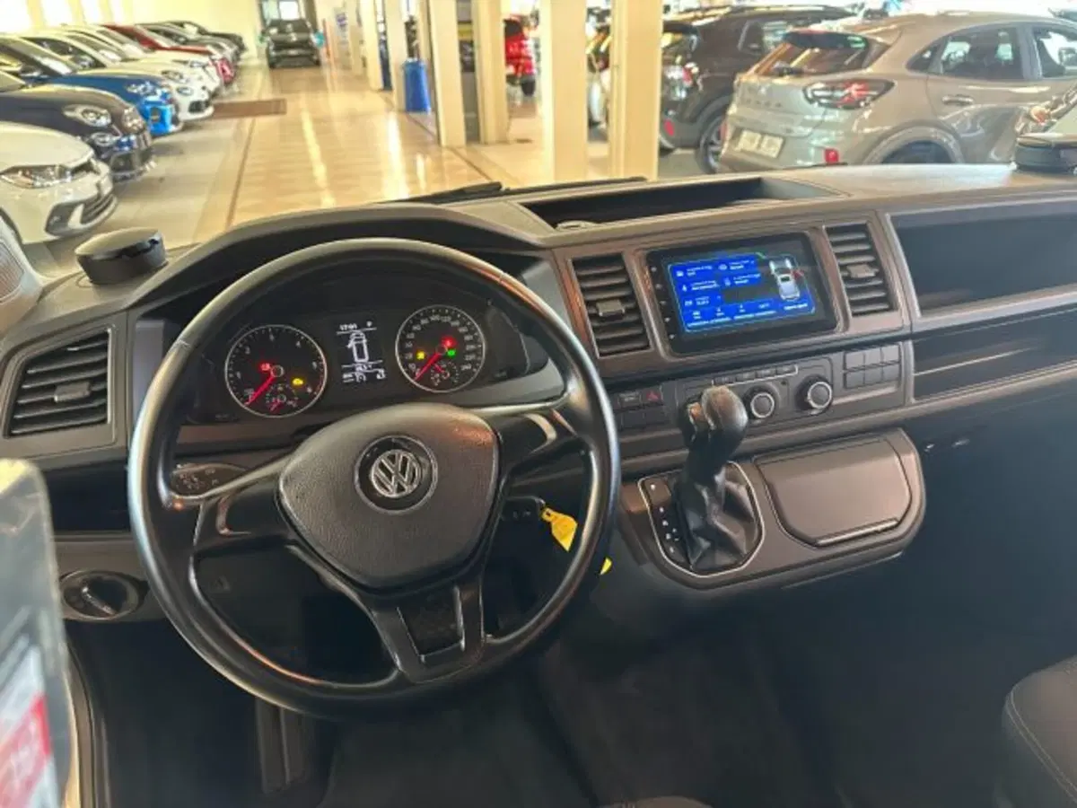 Volkswagen Multivan usata a Vicenza (10)
