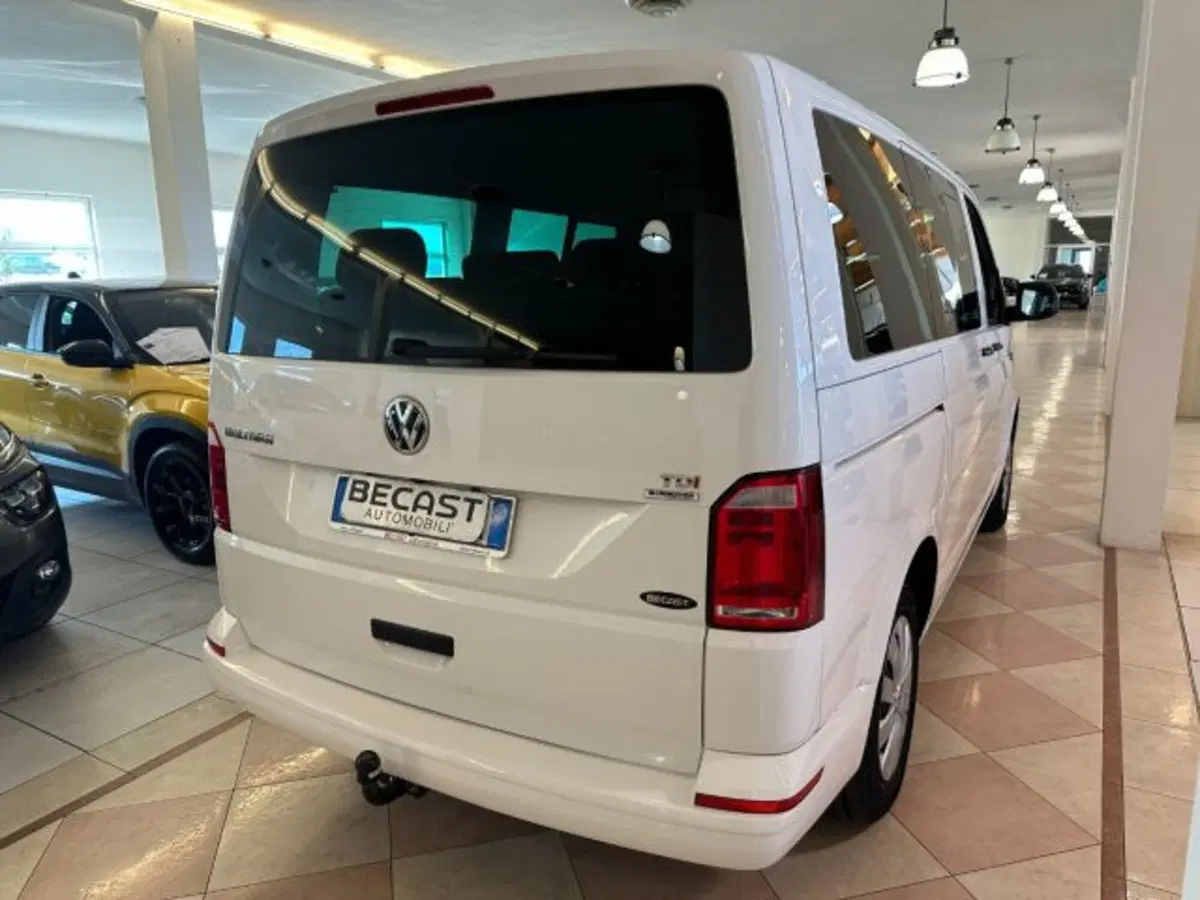 Volkswagen Multivan usata a Vicenza (3)