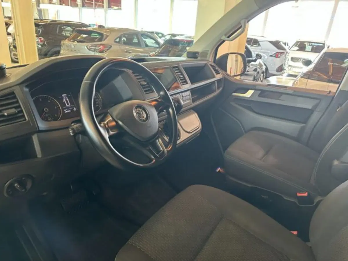 Volkswagen Multivan usata a Vicenza (8)