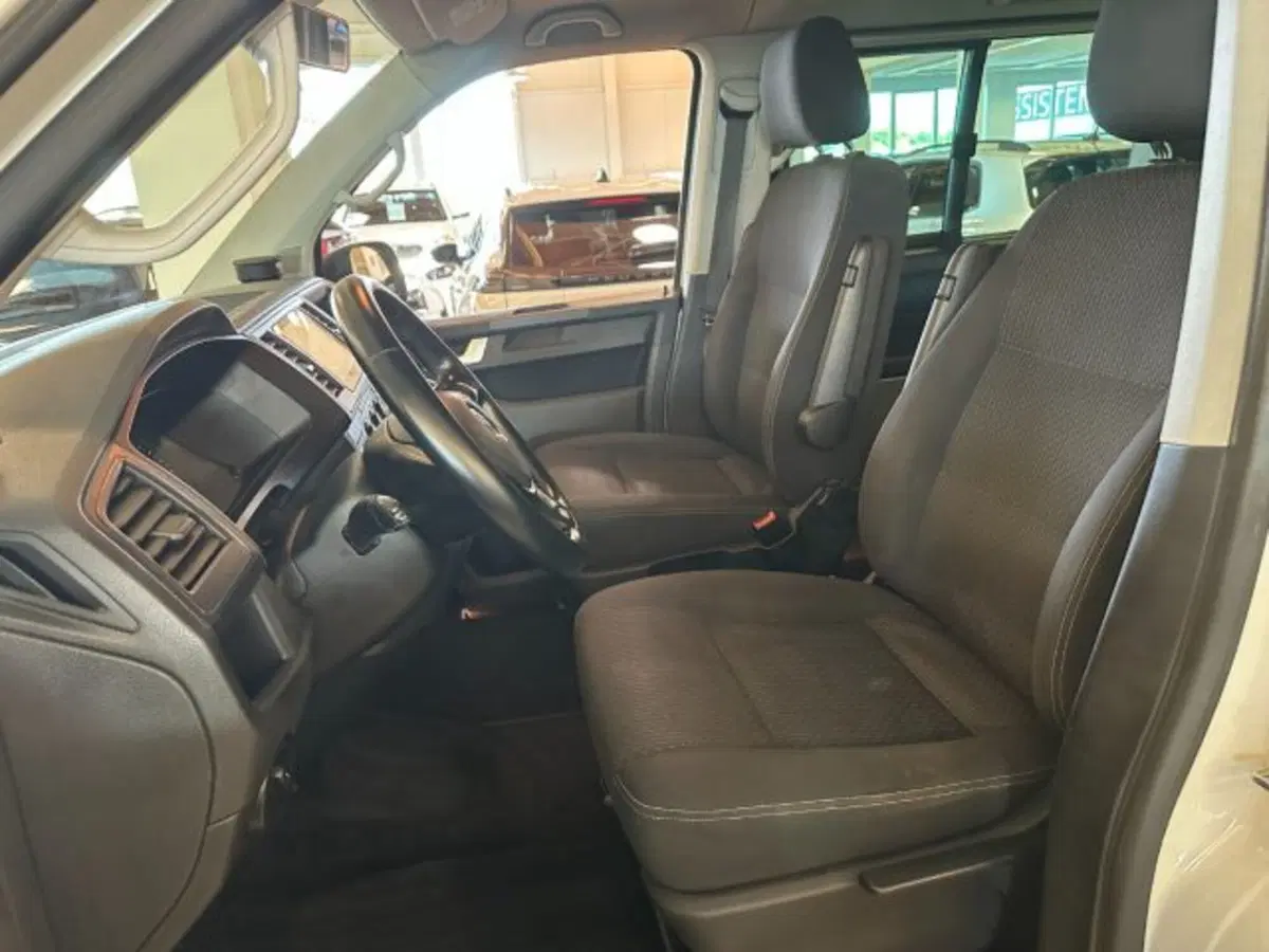Volkswagen Multivan usata a Vicenza (9)