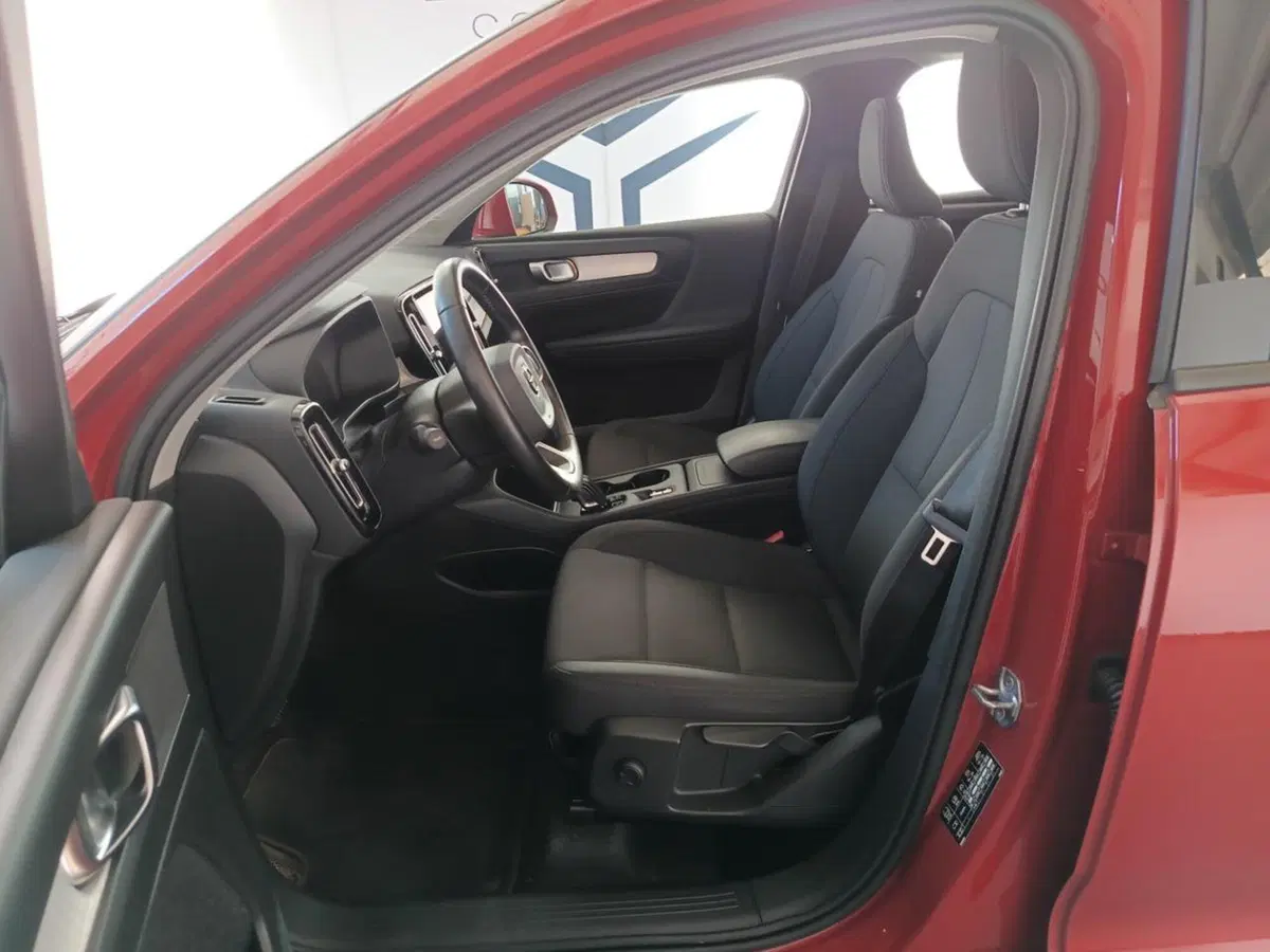 Volvo XC40 usata a Varese (8)
