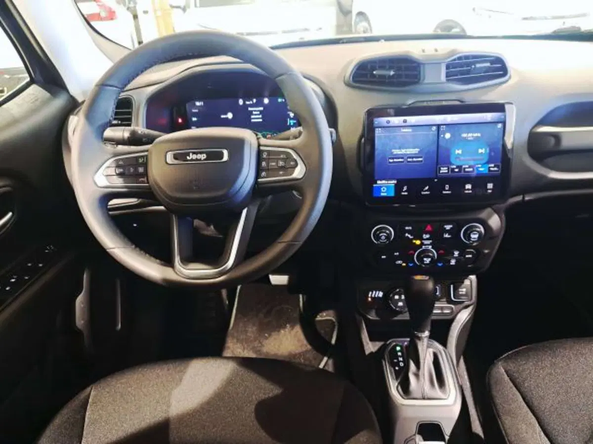 Jeep Renegade usata a Savona (13)