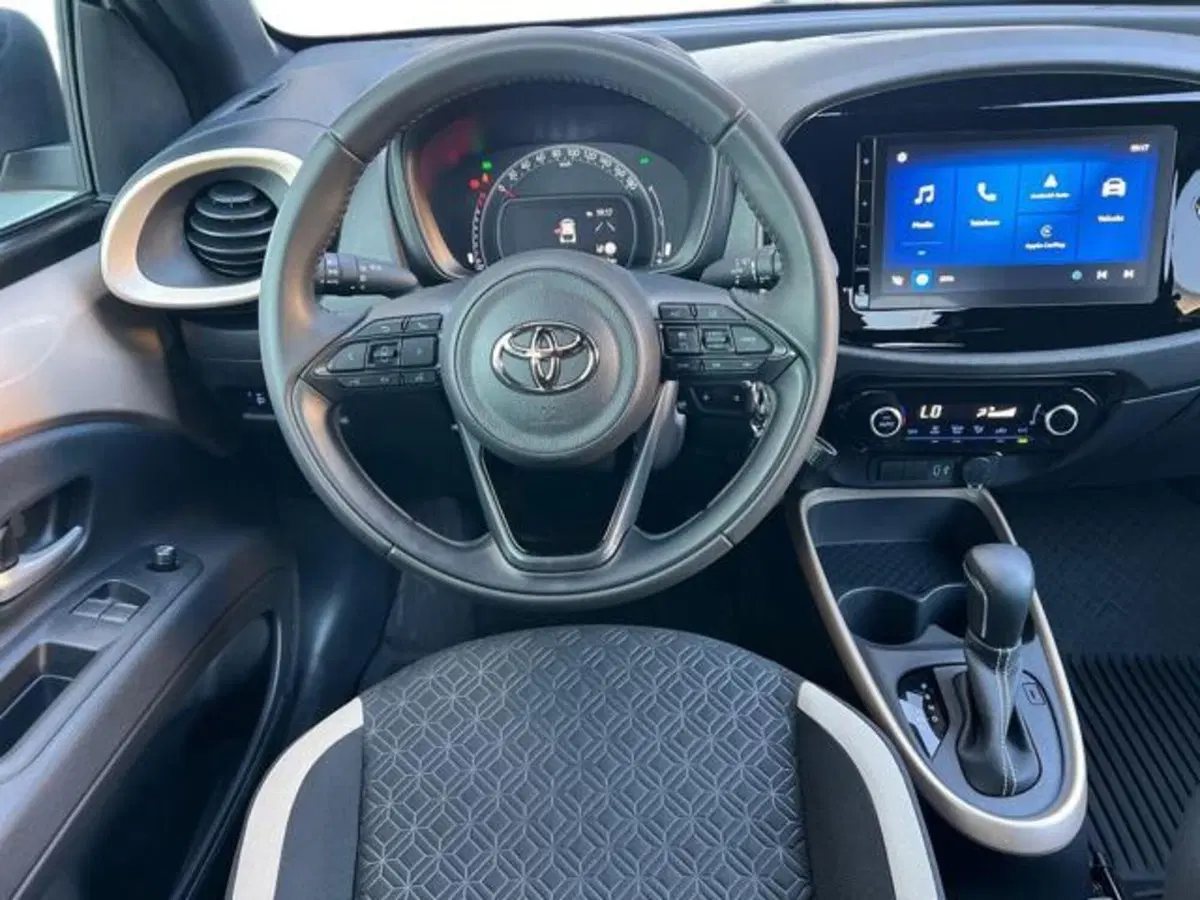 Toyota Aygo X usata a Sassari (8)